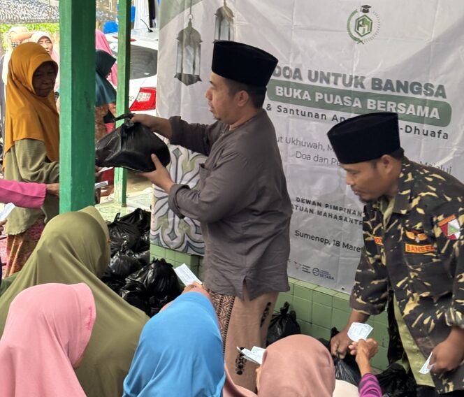 
 DPP MAHASANTRI Santuni Anak Yatim dan Dhuafa di Madura