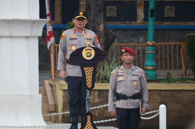 
 Kapolda Metro Jaya Tegaskan Sikap Humanis di Apel Brimob