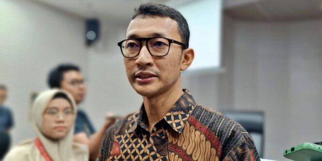
 KPK Panggil 3 ASN dan Pejabat Pemprov Jatim Terkait Dugaan Korupsi Dana Hibah Pokmas 2021-2022