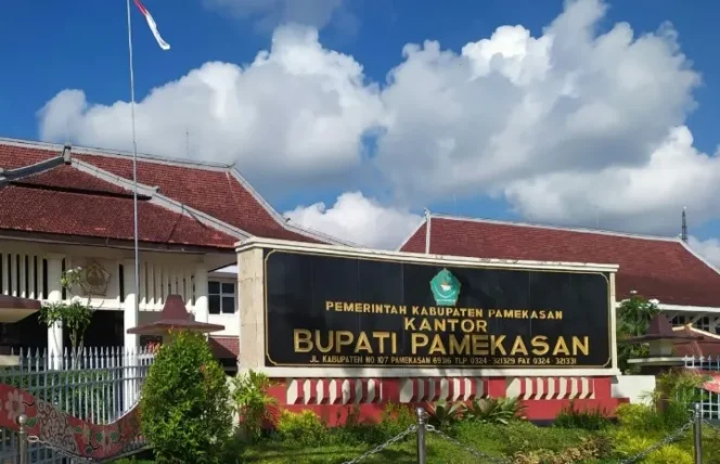 
 Kejaksaan Geledah Ruang Administrasi Pemkab Pamekasan, Sekda: Itu Kewenangan Penyidik