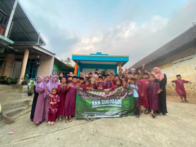 
 Abadikan Kebersamaan dan Dorong Digitalisasi Desa, Mahasiswa KKN Unikama Sukses Gelar Pengabdian di Sukodadi